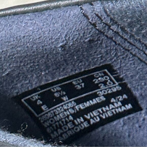 Clarks Black Loafers with Tassel Detail - Picture 9 of 9